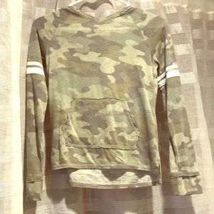 Camouflage light weight sweatshirt